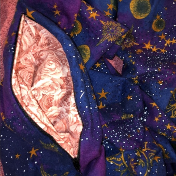 🎉SALE🎉INFINITY SCARF WITH A POCKET! HANDMADE - Picture 1 of 8